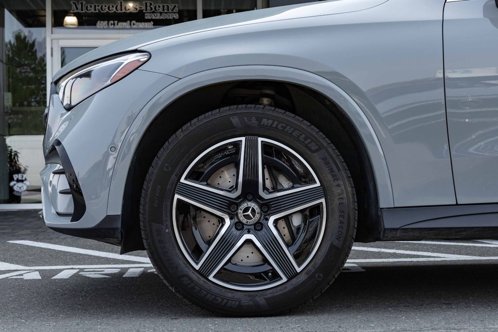 2026 Mercedes-Benz GLC300 4MATIC SUV in Kamloops, British Columbia - 7 - w1024h768px