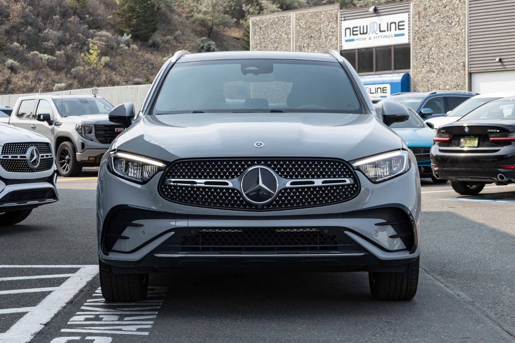 2026 Mercedes-Benz GLC300 4MATIC SUV in Kamloops, British Columbia - 2 - w1024h768px