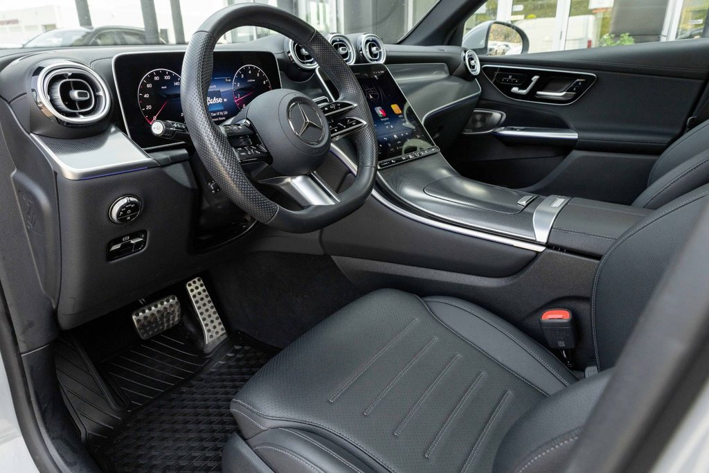 2026 Mercedes-Benz GLC300 4MATIC SUV in Kamloops, British Columbia - 12 - w1024h768px