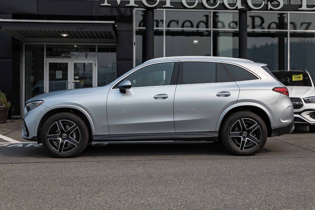 2026 Mercedes-Benz GLC300 4MATIC SUV in Kamloops, British Columbia - 6 - w1024h768px