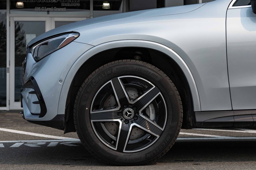 2026 Mercedes-Benz GLC300 4MATIC SUV in Kamloops, British Columbia - 7 - w1024h768px