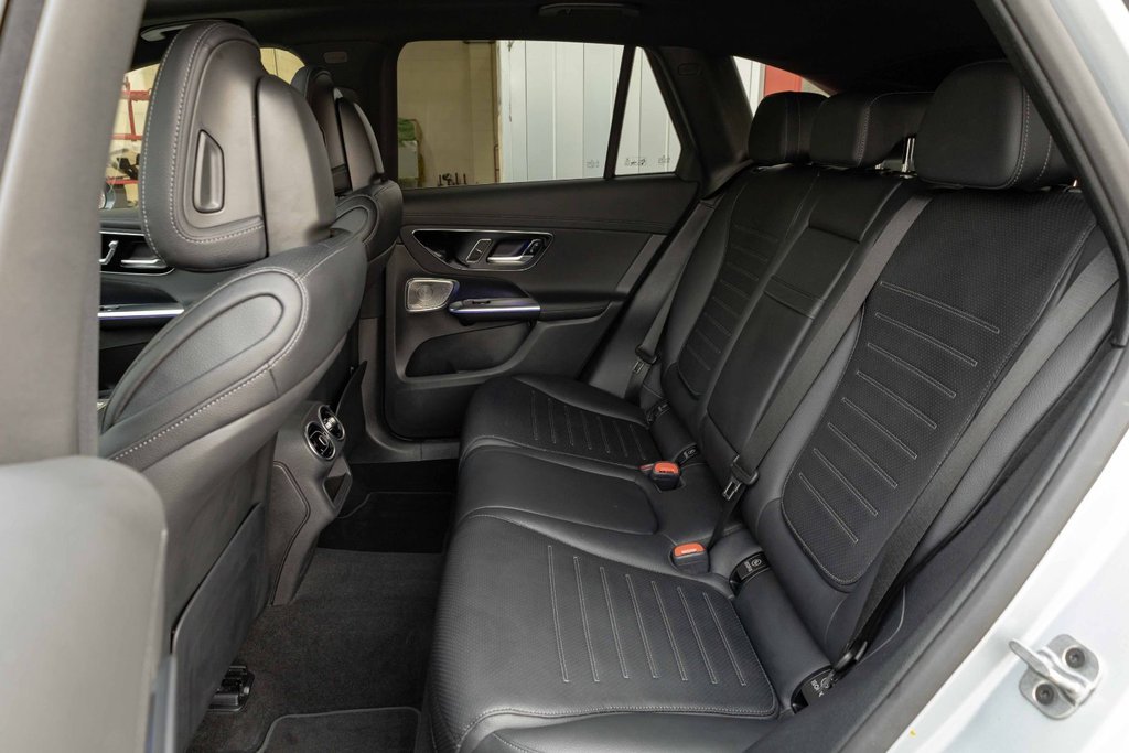 2026 Mercedes-Benz GLC300 4MATIC SUV in Kamloops, British Columbia - 21 - w1024h768px