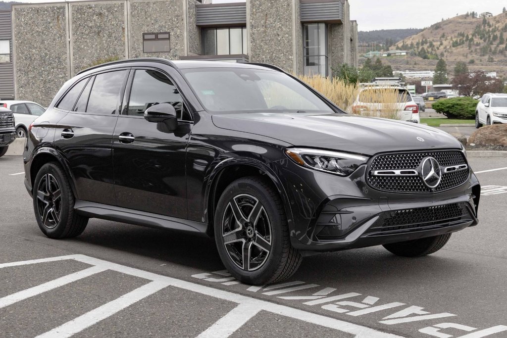 2026 Mercedes-Benz GLC350e 4MATIC SUV in Kamloops, British Columbia - 3 - w1024h768px
