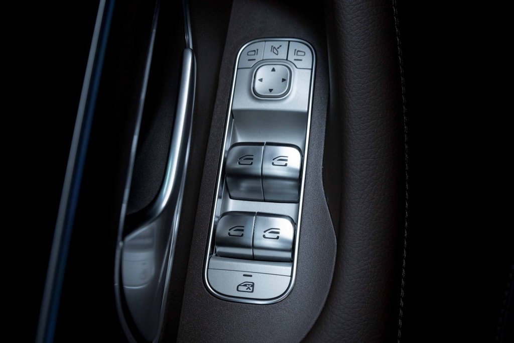 2025 Mercedes-Benz GLE Plug-in Hybrid 450e 4MATIC in Kamloops, British Columbia - 13 - w1024h768px