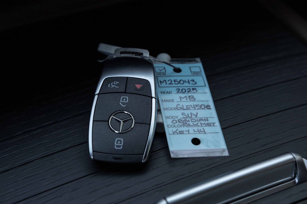 2025 Mercedes-Benz GLE Plug-in Hybrid 450e 4MATIC in Kamloops, British Columbia - 22 - w1024h768px