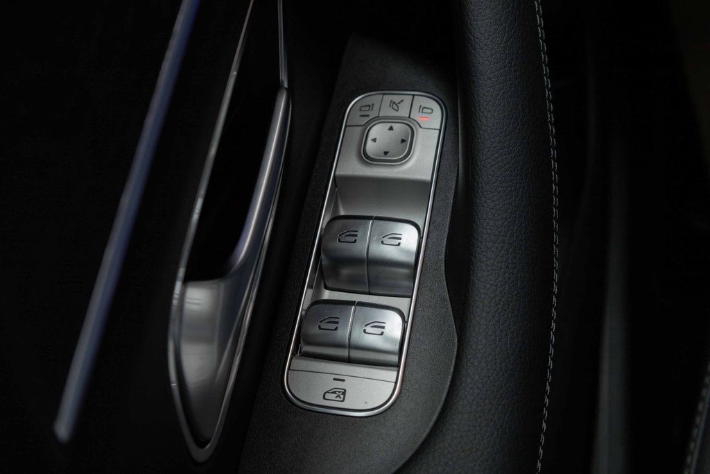 2025 Mercedes-Benz GLE 350 4MATIC in Kamloops, British Columbia - 12 - w1024h768px