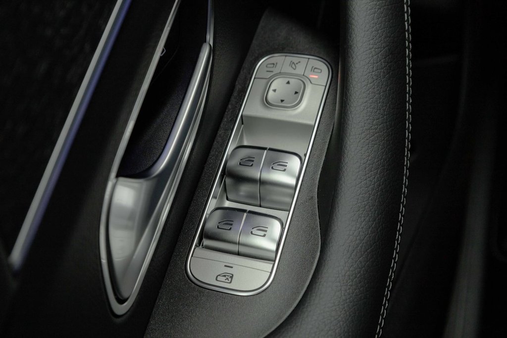 2026 Mercedes-Benz GLE 450 4MATIC in Kamloops, British Columbia - 12 - w1024h768px