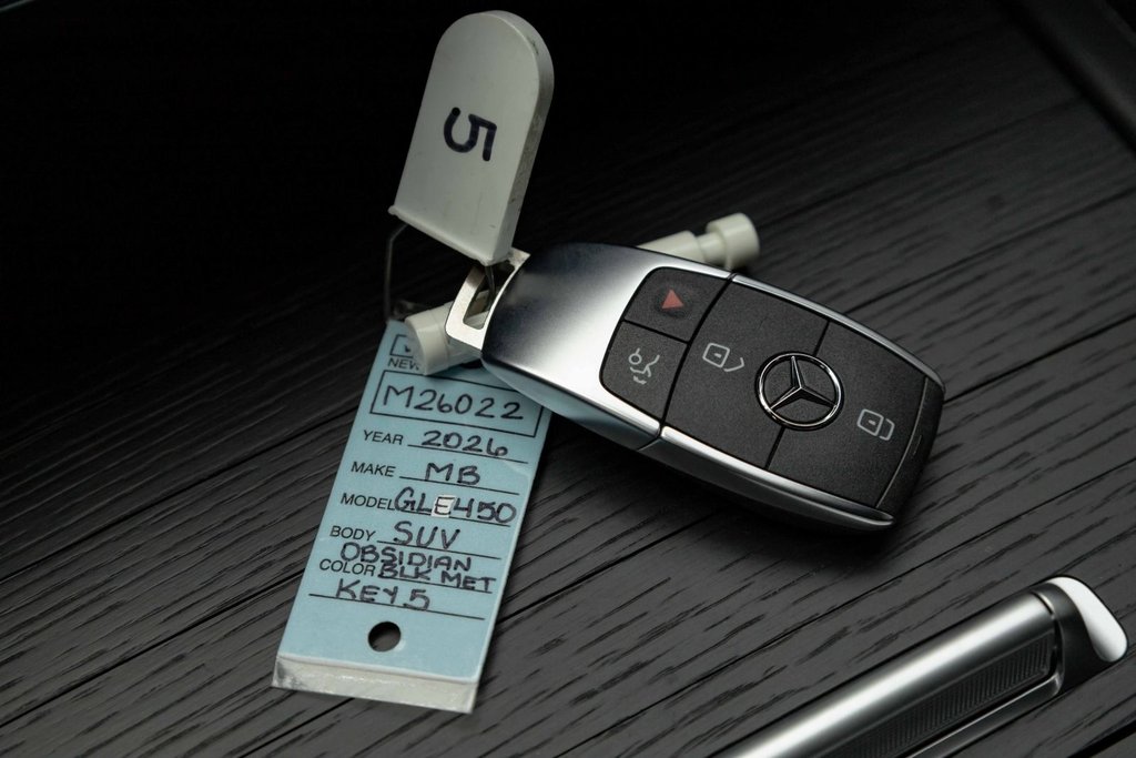 2026 Mercedes-Benz GLE 450 4MATIC in Kamloops, British Columbia - 21 - w1024h768px