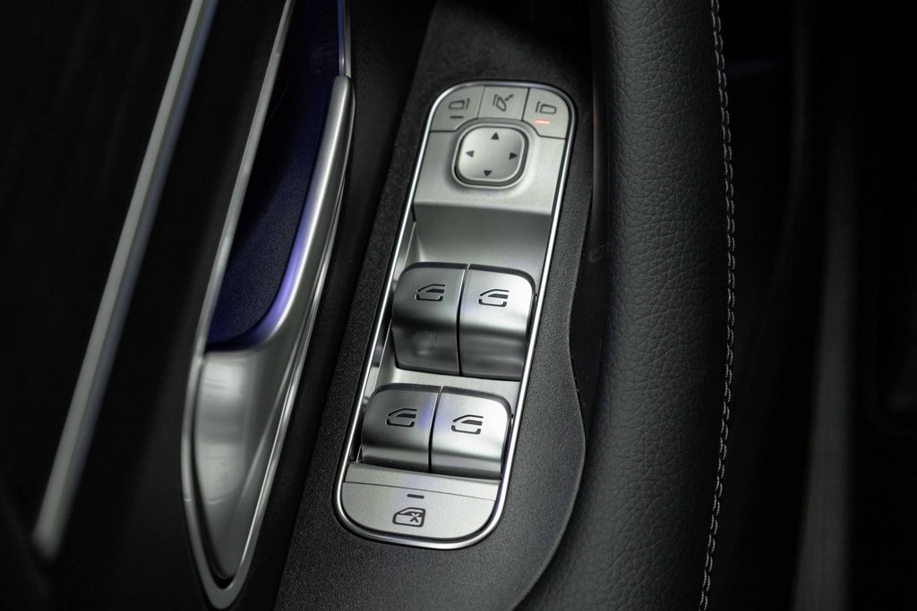 2026 Mercedes-Benz GLE 450 4MATIC in Kamloops, British Columbia - 12 - w1024h768px