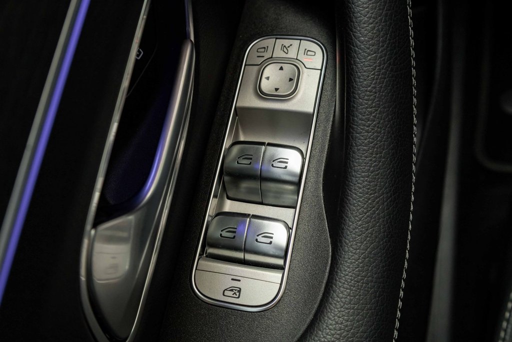 2026 Mercedes-Benz GLE350 4MATIC SUV in Kamloops, British Columbia - 11 - w1024h768px