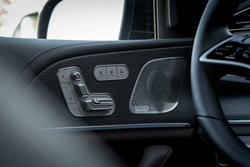 2025 Mercedes-Benz GLE450e 4MATIC SUV in Kamloops, British Columbia - 12 - w1024h768px
