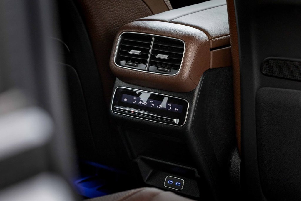 2026 Mercedes-Benz GLS 450 4MATIC in Kamloops, British Columbia - 21 - w1024h768px