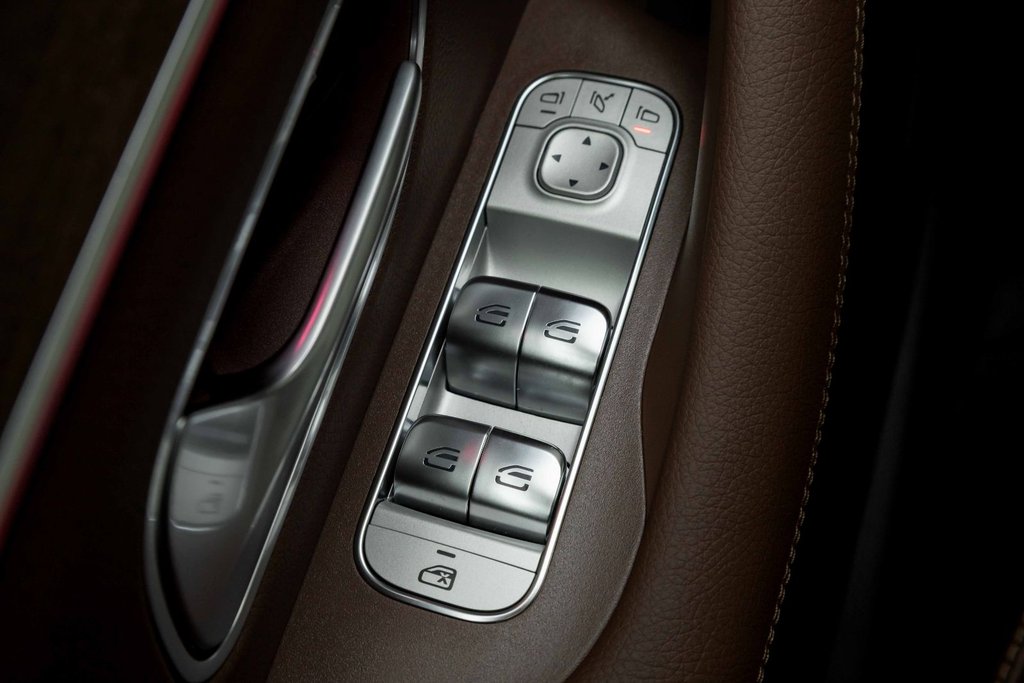 2026 Mercedes-Benz GLS 450 4MATIC in Kamloops, British Columbia - 12 - w1024h768px