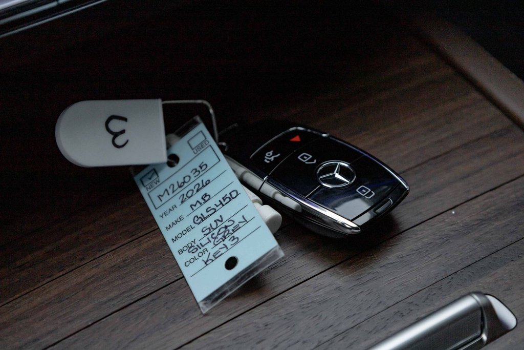 2026 Mercedes-Benz GLS 450 4MATIC in Kamloops, British Columbia - 24 - w1024h768px