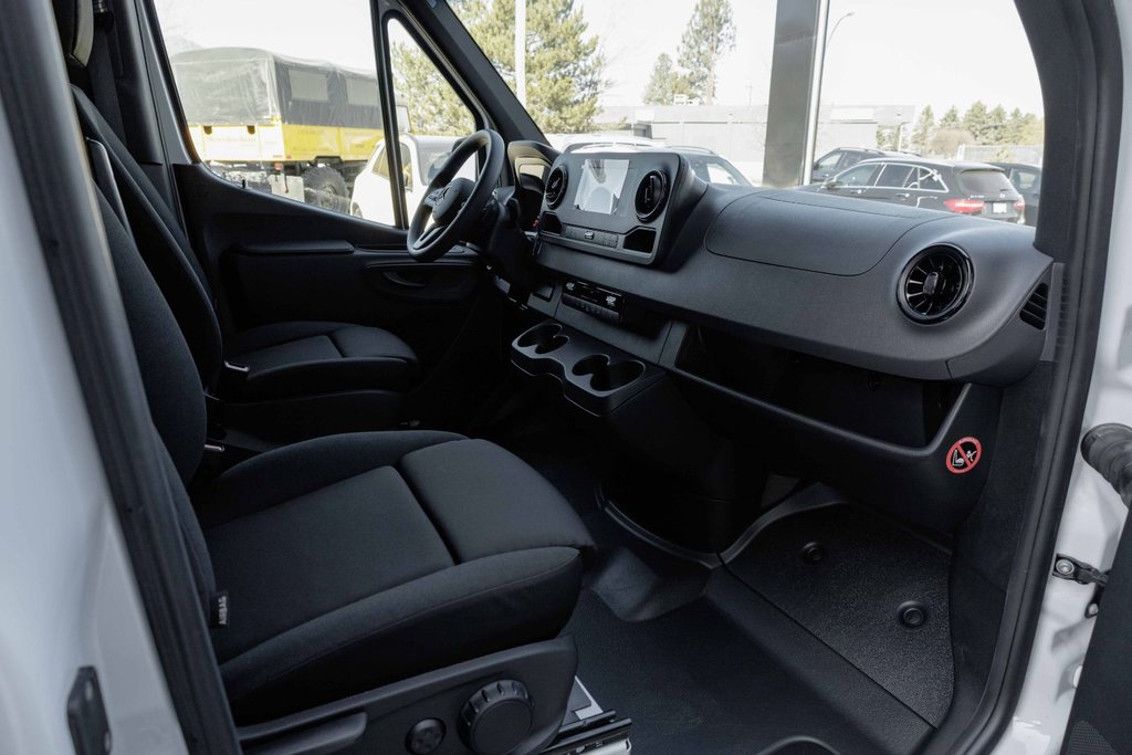 2023 Mercedes-Benz Sprinter 2500 Cargo 170 High Roof (High) in Kamloops, British Columbia - 15 - w1024h768px