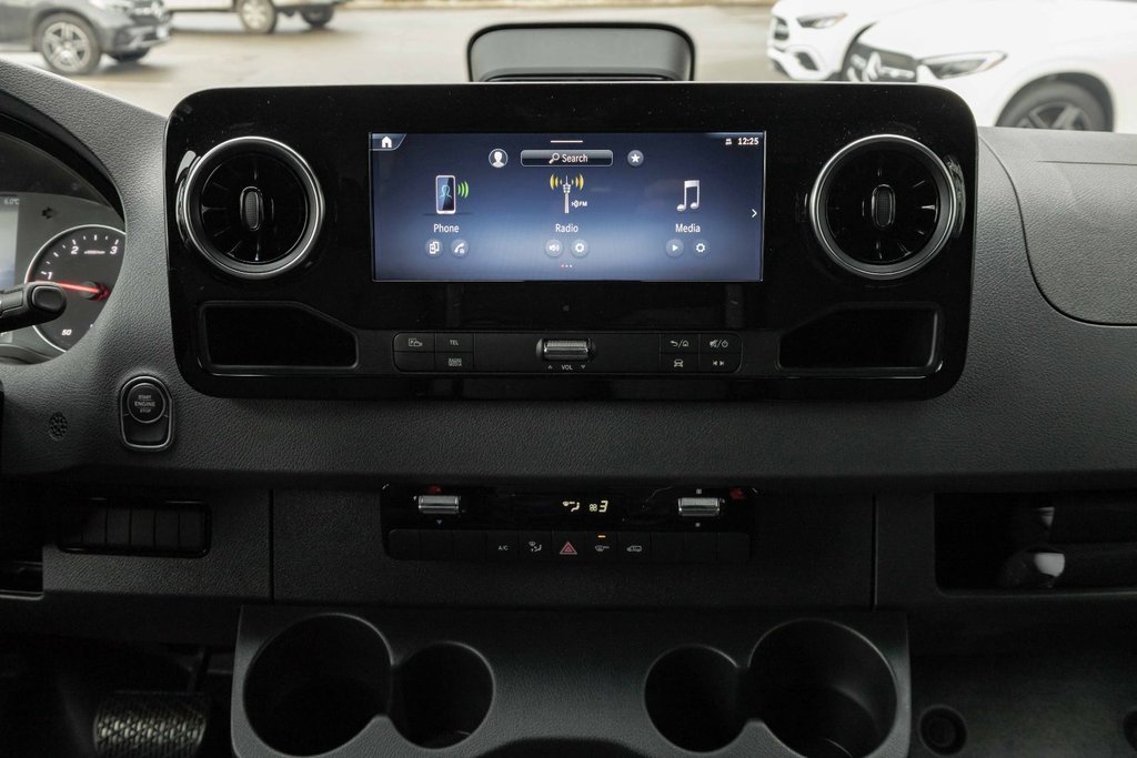 2026 Mercedes-Benz Sprinter 2500 144 Wheelbase High Roof RWD in Kamloops, British Columbia - 14 - w1024h768px