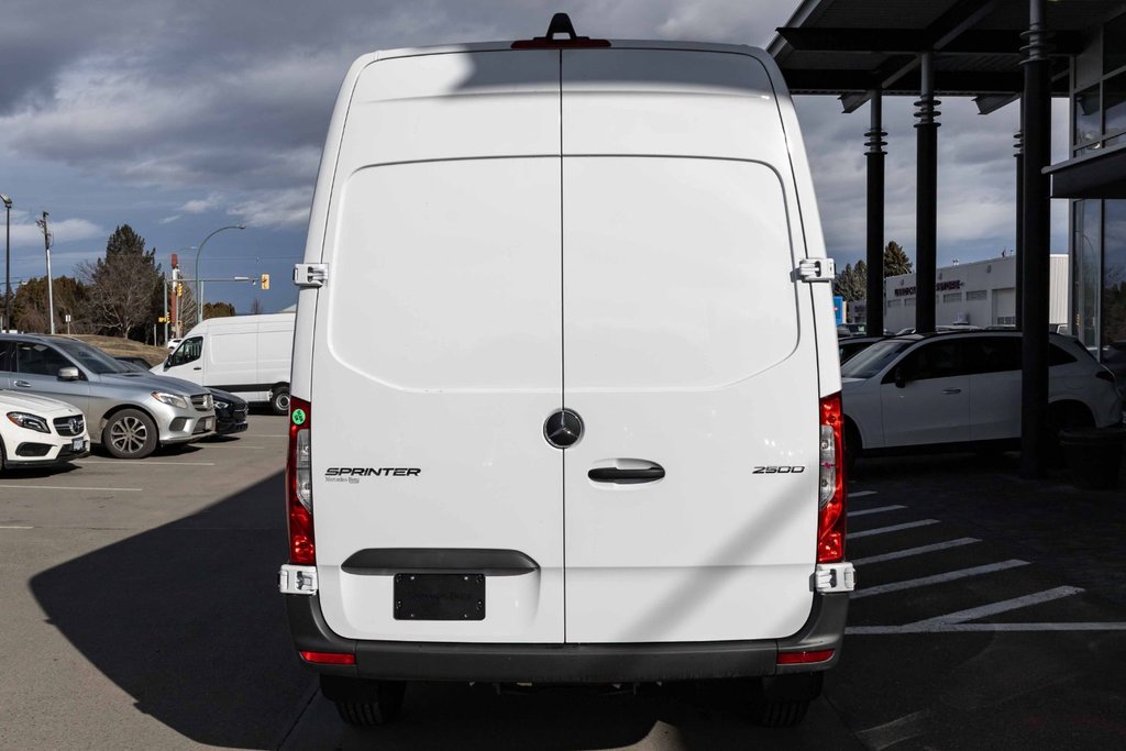 2026 Mercedes-Benz Sprinter 2500 144 Wheelbase High Roof RWD in Kamloops, British Columbia - 5 - w1024h768px