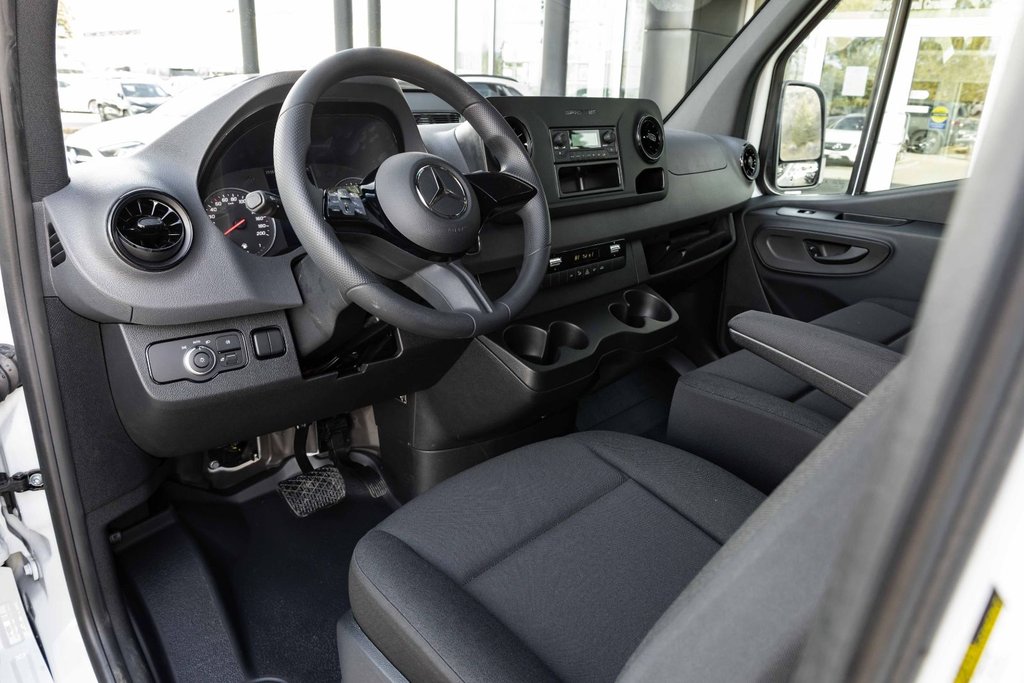 2026 Mercedes-Benz Sprinter 2500 144 Wheelbase High Roof RWD in Kamloops, British Columbia - 9 - w1024h768px