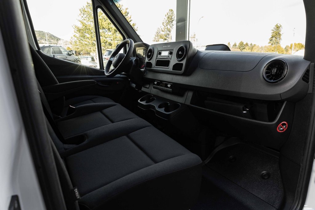 2026 Mercedes-Benz Sprinter 2500 144 Wheelbase High Roof RWD in Kamloops, British Columbia - 17 - w1024h768px