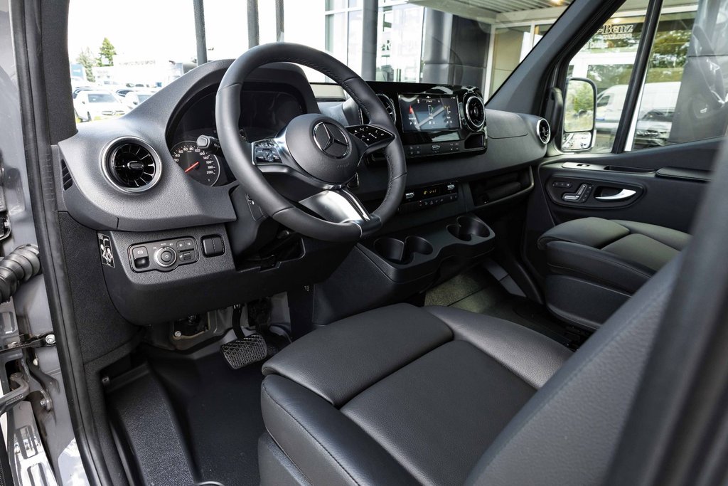 2026 Mercedes-Benz Sprinter 2500 144 Wheelbase High Roof AWD in Kamloops, British Columbia - 9 - w1024h768px