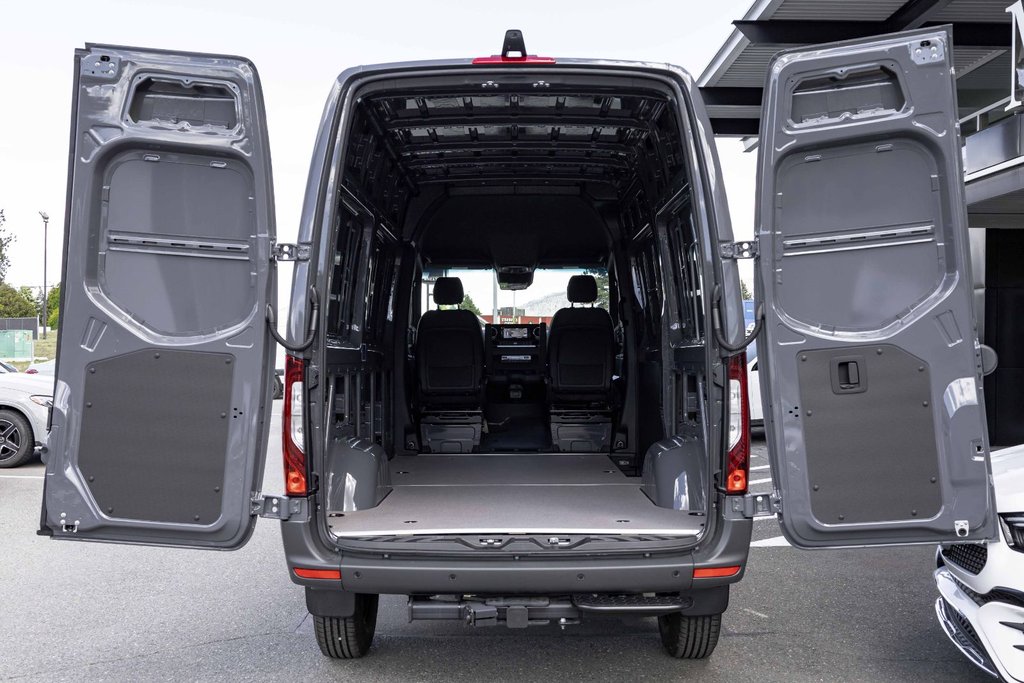 2026 Mercedes-Benz Sprinter 2500 144 Wheelbase High Roof AWD in Kamloops, British Columbia - 6 - w1024h768px