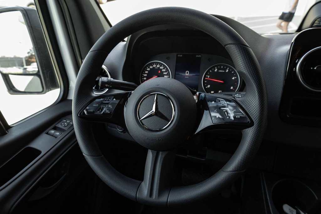 2026 Mercedes-Benz Sprinter 2500 170 Wheelbase High Roof RWD in Kamloops, British Columbia - 11 - w1024h768px