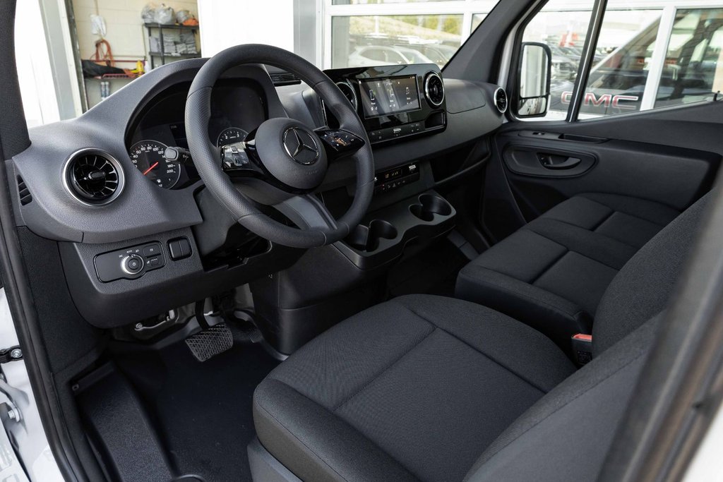 2026 Mercedes-Benz Sprinter 2500 170 Wheelbase High Roof RWD in Kamloops, British Columbia - 8 - w1024h768px