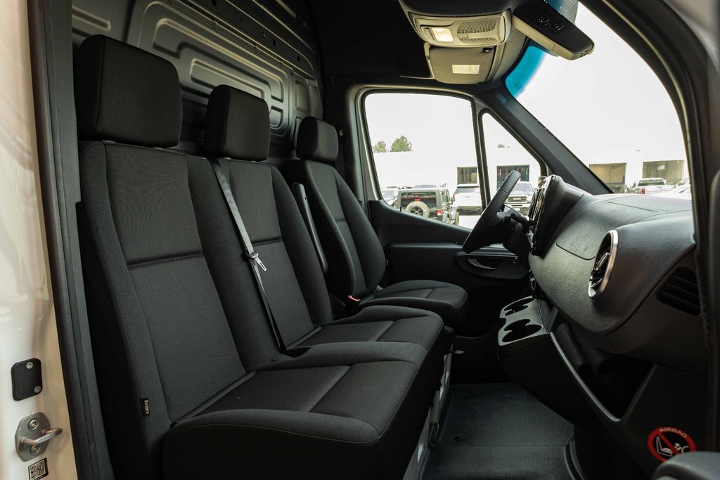 2026 Mercedes-Benz Sprinter 2500 170 Wheelbase High Roof AWD in Kamloops, British Columbia - 21 - w1024h768px