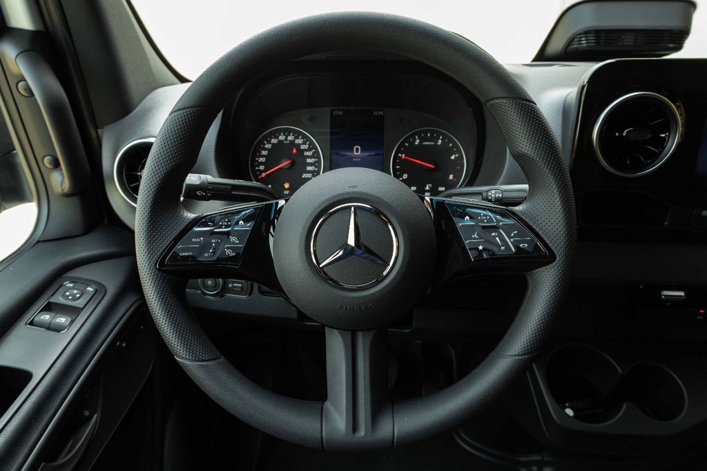 2026 Mercedes-Benz Sprinter 2500 170 Wheelbase High Roof AWD in Kamloops, British Columbia - 16 - w1024h768px