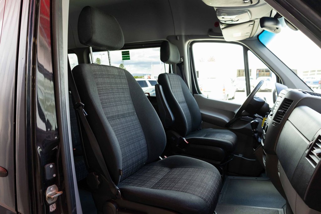 2017 Mercedes-Benz Sprinter 4x4 2500 Passenger 144 High Roof in Kamloops, British Columbia - 8 - w1024h768px