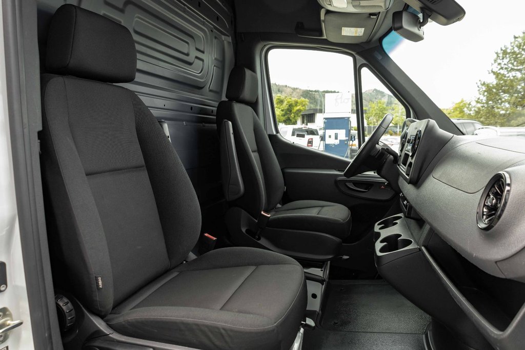 2025 Mercedes-Benz Sprinter Cargo Van 2500 High Roof I4 Diesel 170 in Kamloops, British Columbia - 15 - w1024h768px