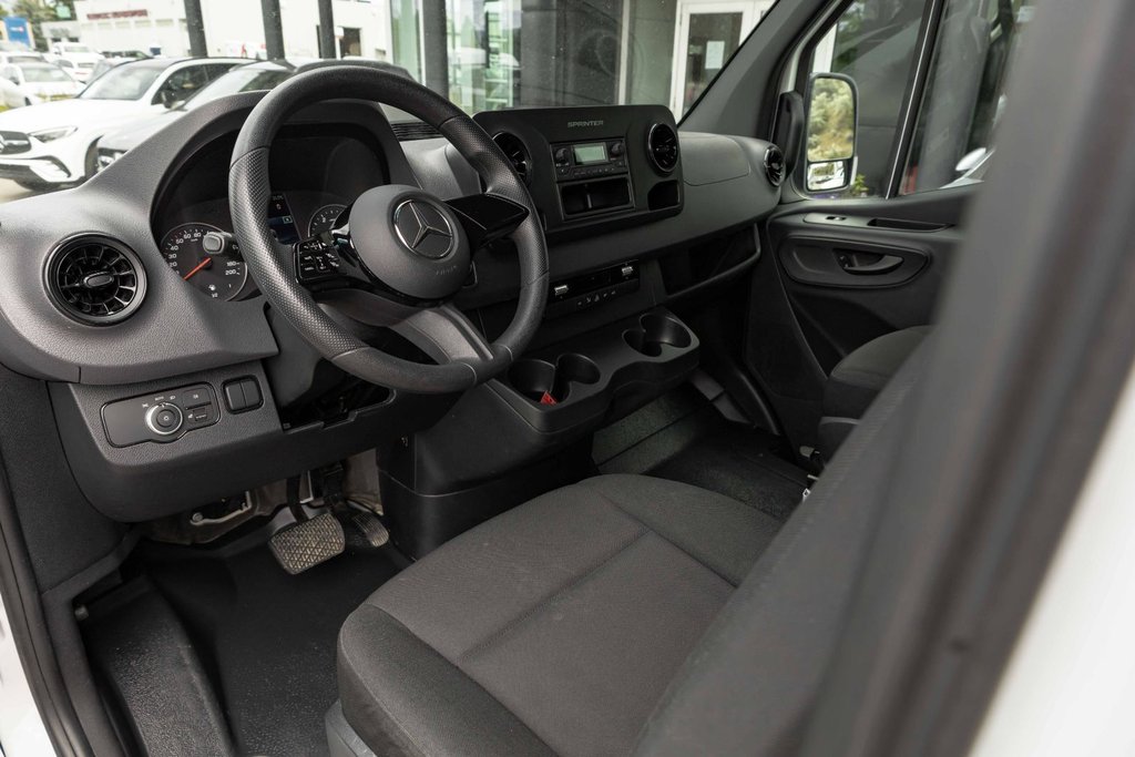 2025 Mercedes-Benz Sprinter Cargo Van 2500 High Roof I4 Diesel 170 in Kamloops, British Columbia - 8 - w1024h768px