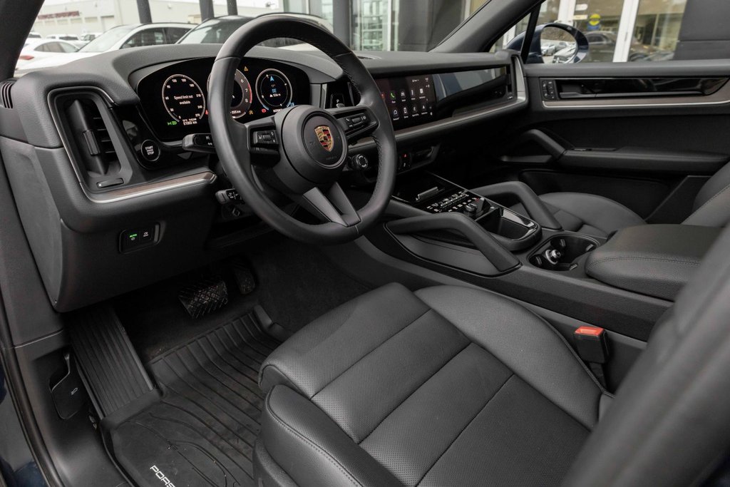 2024 Porsche Cayenne AWD in Kamloops, British Columbia - 8 - w1024h768px