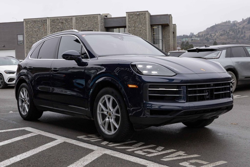 2024 Porsche Cayenne AWD in Kamloops, British Columbia - 3 - w1024h768px