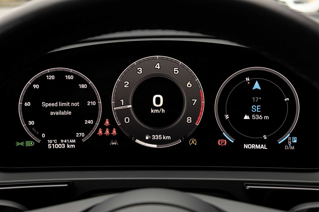 2024 Porsche Cayenne AWD in Kamloops, British Columbia - 15 - w1024h768px