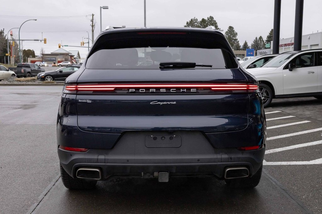 2024 Porsche Cayenne AWD in Kamloops, British Columbia - 4 - w1024h768px