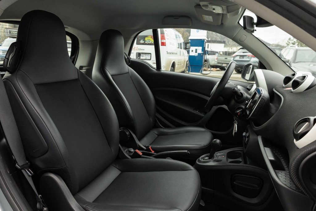 2016 smart fortwo pure cpé in Kamloops, British Columbia - 9 - w1024h768px