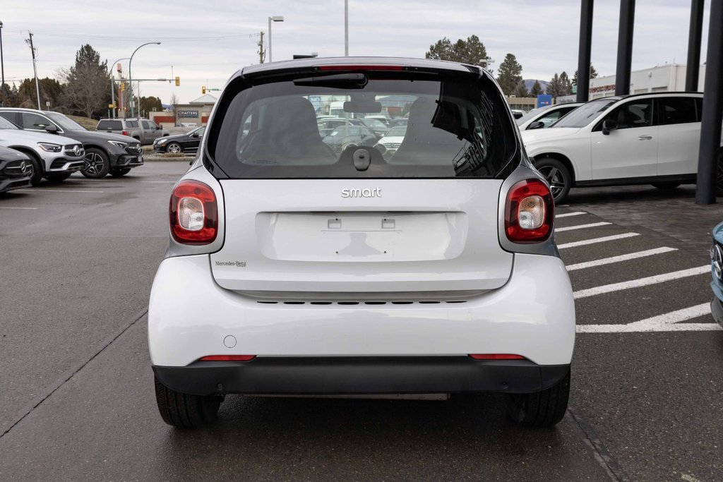 2016 smart fortwo pure cpé in Kamloops, British Columbia - 4 - w1024h768px