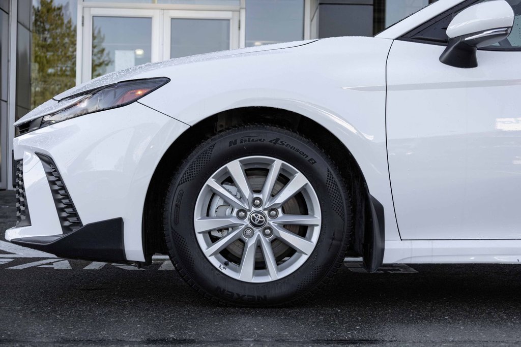 2025 Toyota Camry Hybrid SE FWD in Kamloops, British Columbia - 7 - w1024h768px