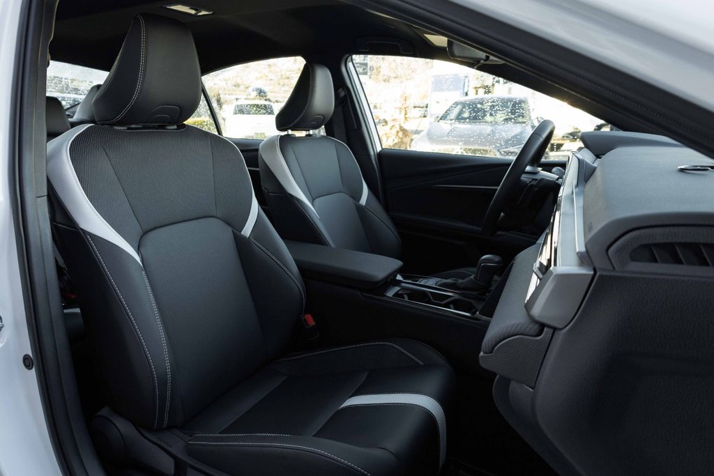 2025 Toyota Camry Hybrid SE FWD in Kamloops, British Columbia - 9 - w1024h768px