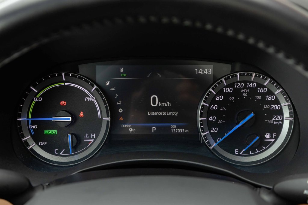 2021 Toyota Highlander hybrid Limited AWD in Kamloops, British Columbia - 15 - w1024h768px
