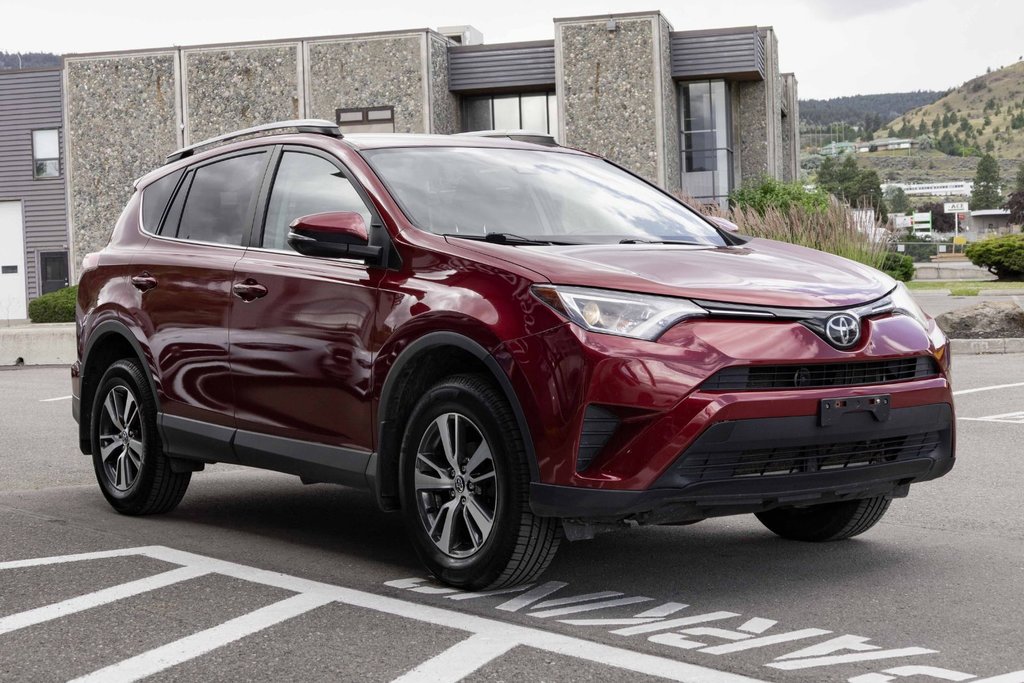 2018 Toyota RAV4 AWD LE in Kamloops, British Columbia - 3 - w1024h768px