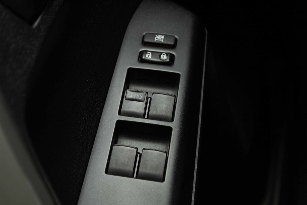 2018 Toyota RAV4 AWD LE in Kamloops, British Columbia - 10 - w1024h768px