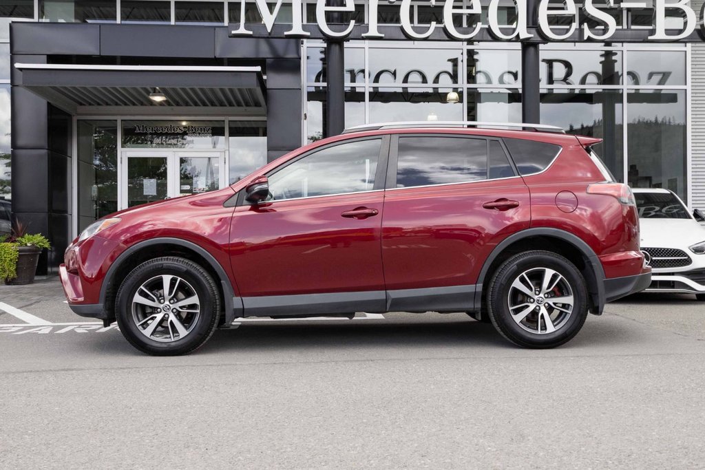 2018 Toyota RAV4 AWD LE in Kamloops, British Columbia - 6 - w1024h768px