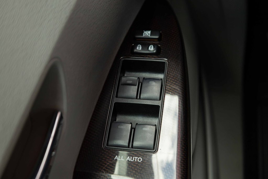 2009 Toyota Venza FWD V6 in Kamloops, British Columbia - 10 - w1024h768px