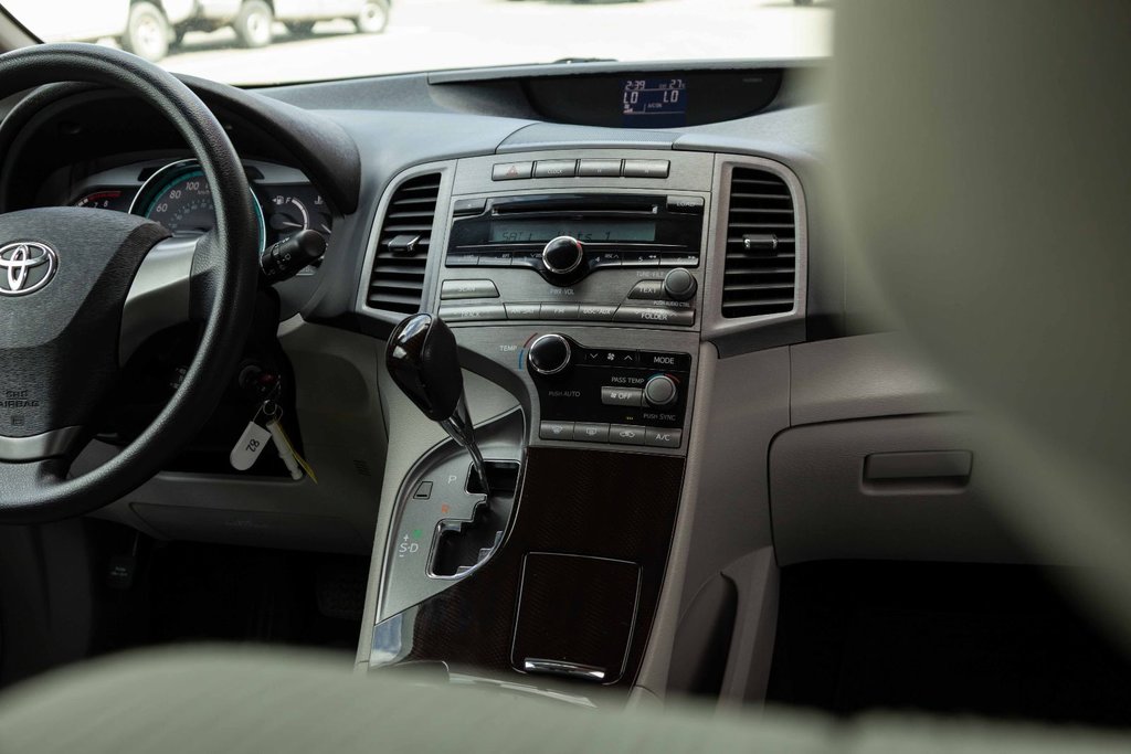 2009 Toyota Venza FWD V6 in Kamloops, British Columbia - 13 - w1024h768px
