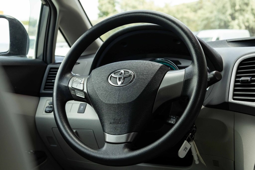 2009 Toyota Venza FWD V6 in Kamloops, British Columbia - 11 - w1024h768px