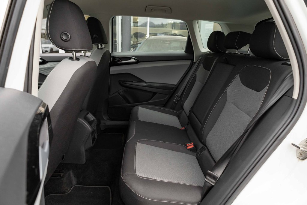 2024 Volkswagen Taos Trendline FWD in Kamloops, British Columbia - 16 - w1024h768px