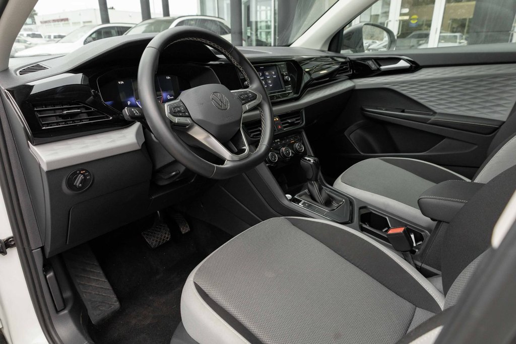 2024 Volkswagen Taos Trendline FWD in Kamloops, British Columbia - 8 - w1024h768px