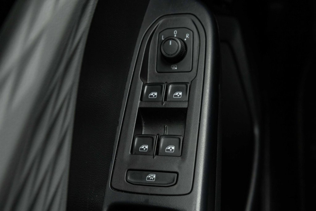 2024 Volkswagen Taos Trendline FWD in Kamloops, British Columbia - 10 - w1024h768px